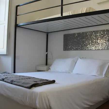 Palazzo Della Torre Elegant In 公寓