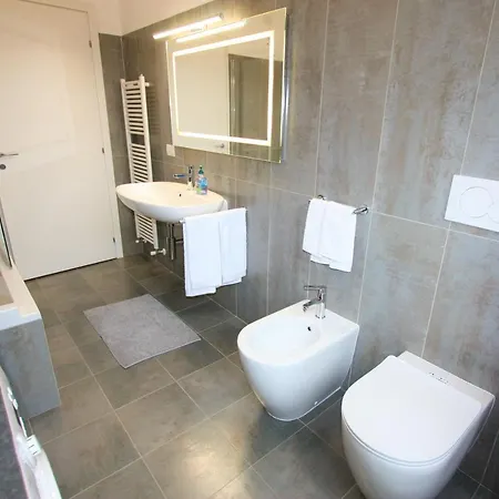 公寓 Palazzo Della Torre Elegant In