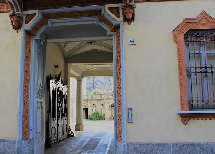 Palazzo Della Torre Elegant In Apartmán