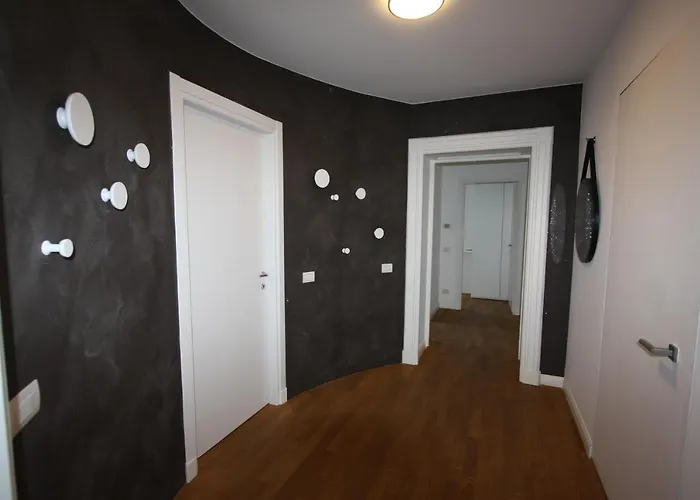 Palazzo Della Torre Elegant In كومو