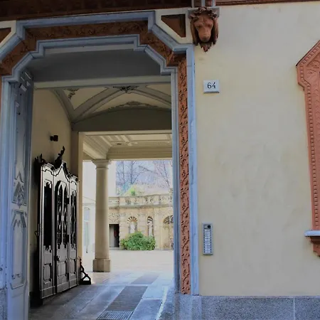 Palazzo Della Torre Elegant In Apartmán
