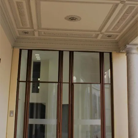 Palazzo Della Torre Elegant In Apartmán *